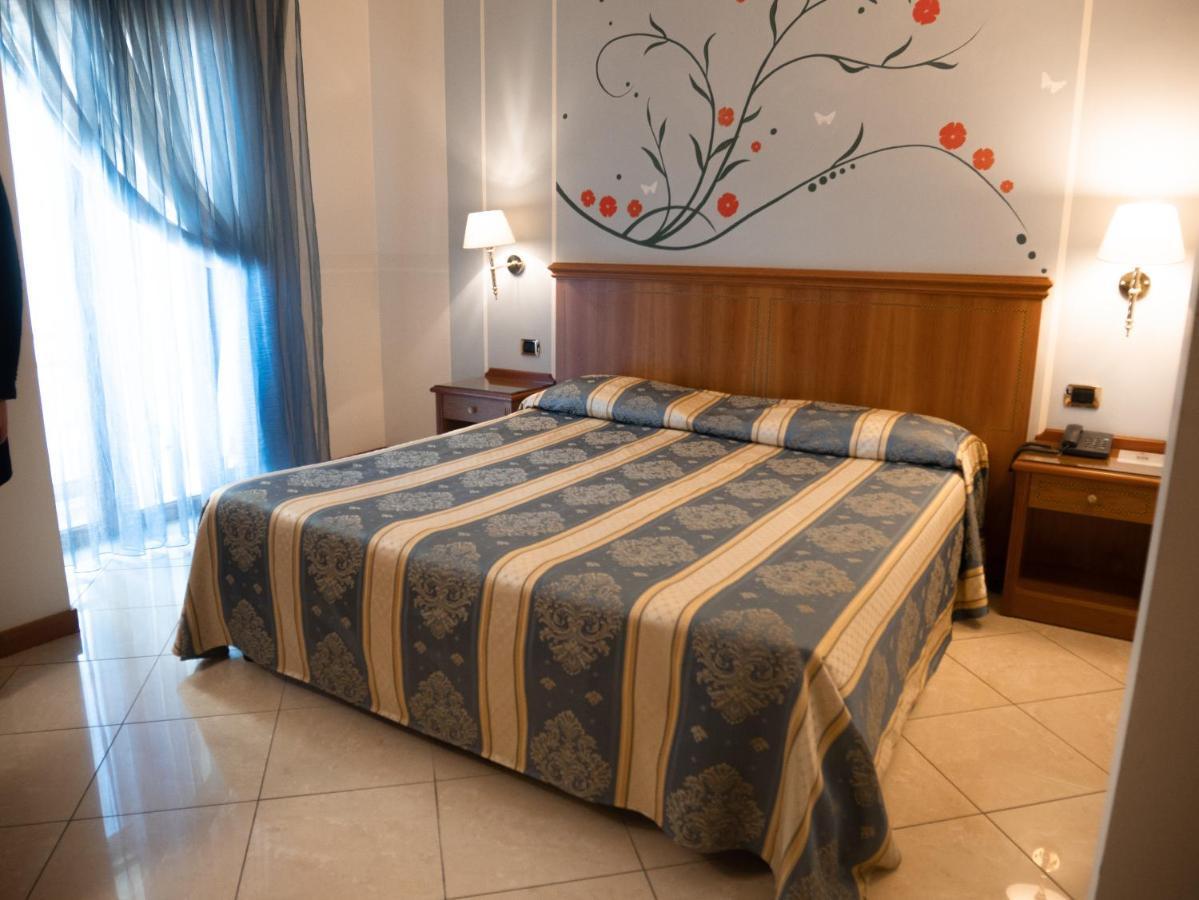 Dipendenza Hotel Londra أليساندريا المظهر الخارجي الصورة