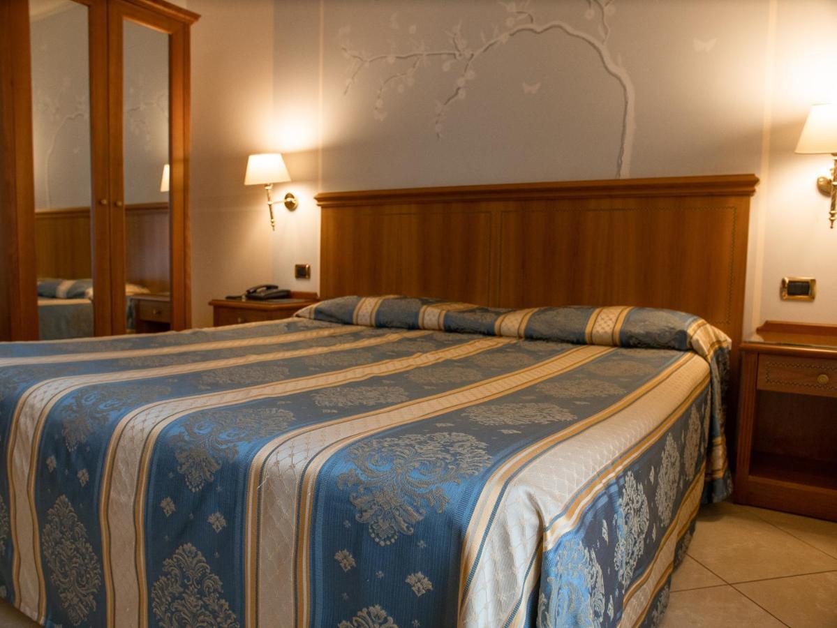 Dipendenza Hotel Londra أليساندريا المظهر الخارجي الصورة